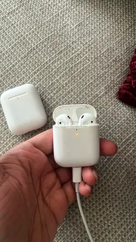 Apple Airpods - Older Gen