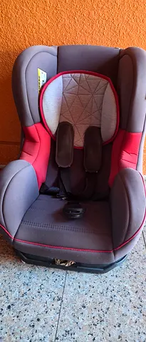 Used toddler/infant car seat - comfortable padded 5-point harness