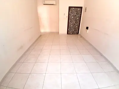 Luxury and Lavish 1bhk apartment available near Muwailah bus stop rent 28k