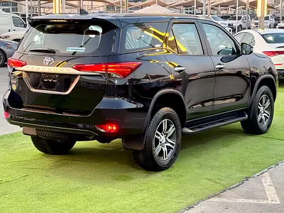 2023 Toyota FORTUNER — фото 4
