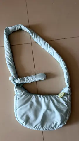 Light grey padded shoulder bag / sling bag - gently used