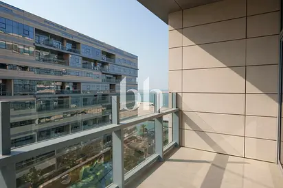 Lively | Vacant | High Floor | Partial Sea Views