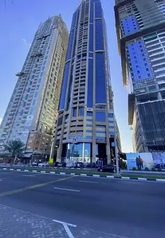 🏡 للبيع شقة 3 غرف وصالة في برج السندس – إطلالة جانبية على البحر