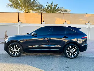 2024 Jaguar F-PACE photo 3