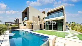 Large Pool | Vacant | End of Row