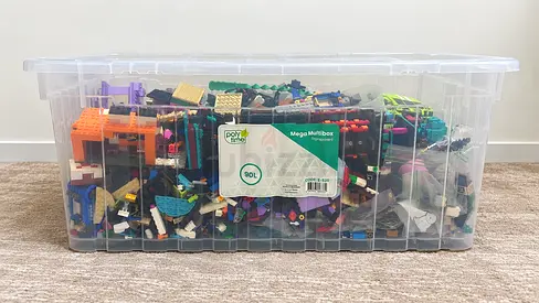 🔥 MOVING SALE! Giant 90L Box + 4 Extra Boxes of Original LEGO — ONLY 1000 AED!