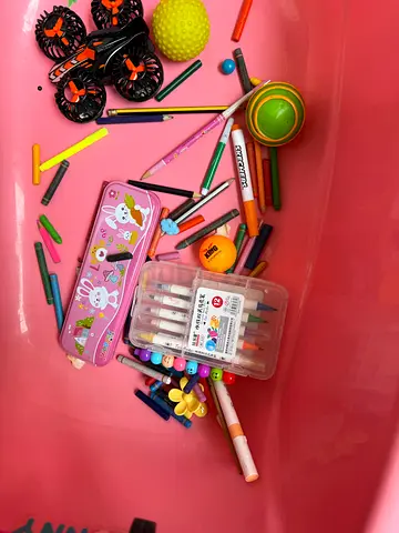 Free baby bathtub and baby shop bag and toys
