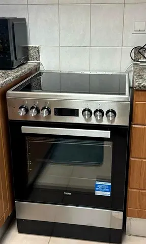 Beko Stainless Steel Electric Range with Glass Hob and Oven - Good Condition
