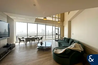 Duplex | Large Layout | High Floor