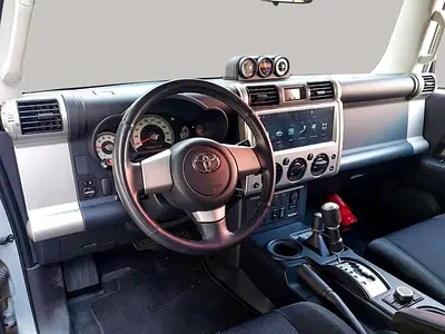 2021 Toyota FJ CRUISER photo 9