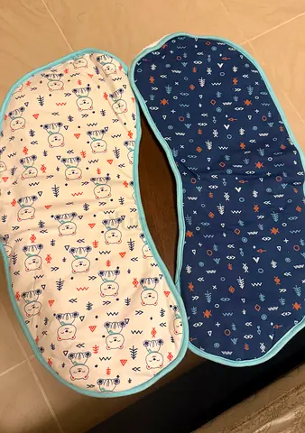 Baby burping clothes, bundle for 7 dhs