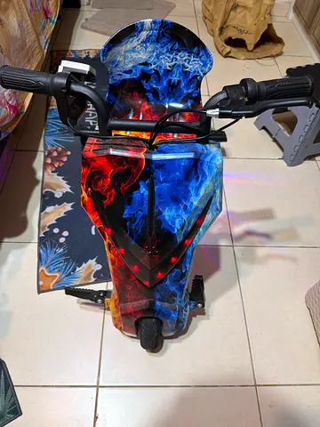 KIDS ELECTRIC DRIFT SCOOTER