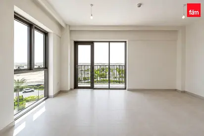 Corner Unit| Bright and Spacious| Ready to move in