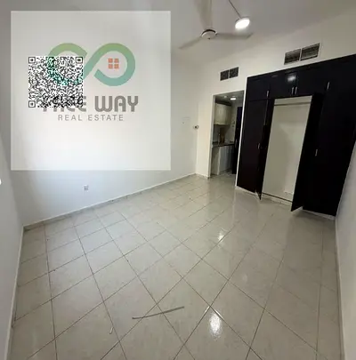 🏡 **فرصة مميزة للإيجار السنوي في عجمان – الراشدية 3**   ✨ **استوديو بمساحة ممتازة وسعر مناسب!**  📍 **الموقع:** عجمان – الراشدية 3، شارع المرور  🏠 *