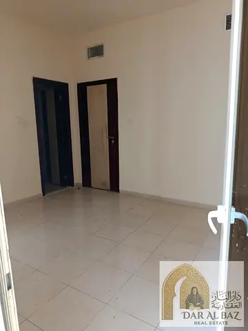 A one-bedroom and living room apartment is available for annual rent in the Umm Tarafa area of ​​Sh