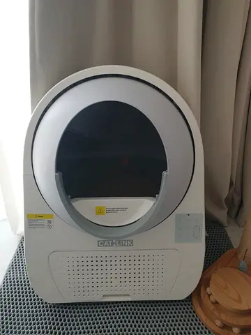 Catlink Automatic Self-Cleaning Litter Box — Good Condition