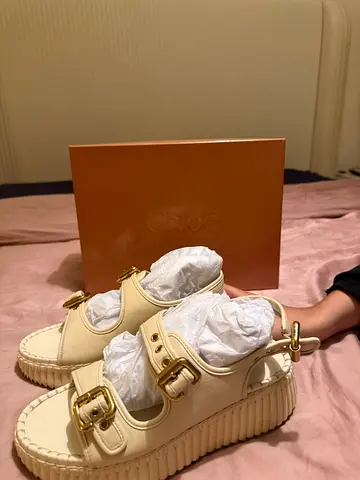 Chloé Cream Leather Platform Buckle Sandals Size 39 brand new from ounass can provide receipt