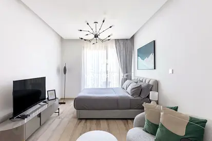 STYLISH | Mid-Floor| Canal & Peninsula Views