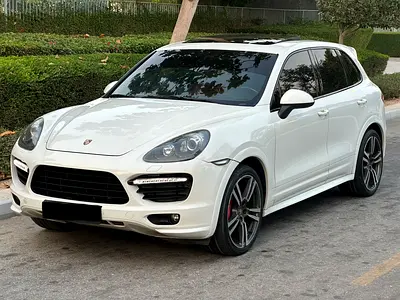 Porsche Cayenne GTS 2014 GCC Specs V8 First owner full option super clean car