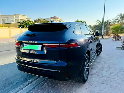 2024 Jaguar F-PACE photo 7