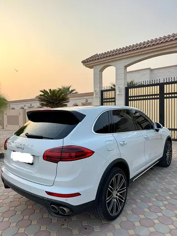 2015 Porsche Cayenne S GCC Specs