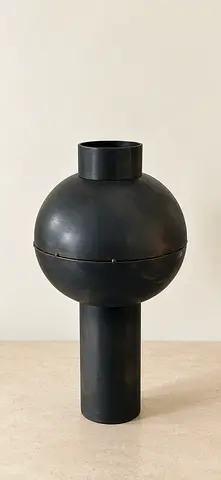 🔥 MOVING SALE! Modern Minimalist Matte Black Vase — ONLY 50 AED!
