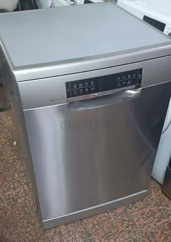 Bosch latest model three racks Stainless steel freestanding dishwasher - good working condition