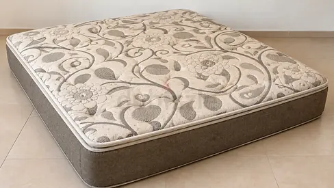 🔥 MOVING SALE! Ultra-Premium Luxury King Size Mattress (2x2m) — ONLY 1,000 AED!
