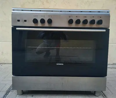 This one SIEMENS brand gas cooker 90×60 cm with 5 burners perfect working condition