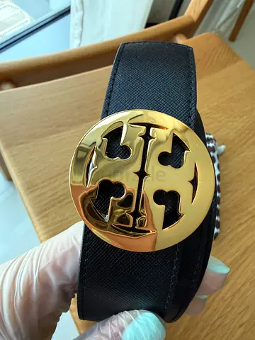 Tory Burch Wide Black Leather Belt – Gold Double\-T Logo Buckle