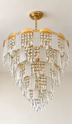 🔥 MOVING SALE! Giant 90cm Premium Crystal Chandelier — ONLY 500 AED!