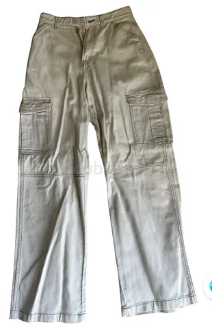 Light beige cargo pants - wide leg, size around M