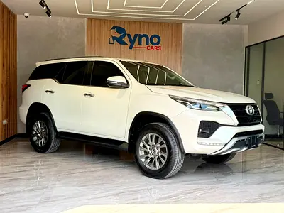 2021 Toyota FORTUNER — фото 7