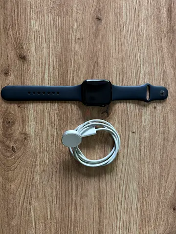 Apple watch series 7 45 mm with charger