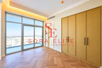 Modern 2BR Apartment | Chiller Free | Multiple Views | Balcony Access