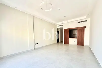 Large Layout | Close to Metro | Fitted Appliances