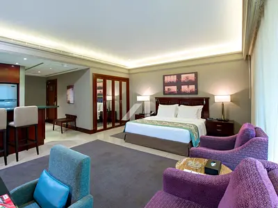 Luxury Living | Executive Suite | Near Metro