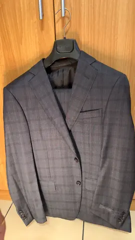 Pal Zileri Men's navy grey checked suit jacket and trousers excellent condition, size  EU 50