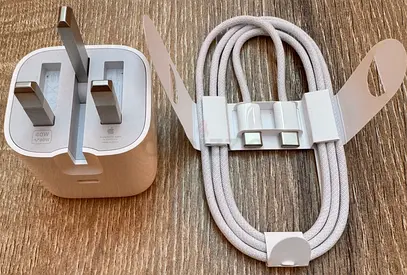 iPhone 17 & 18 Series Charger 60W,3 Pins,Folding Pins & C-C Type Charging Cable