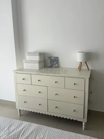 Matching Dresser and 2 Nightstands Set