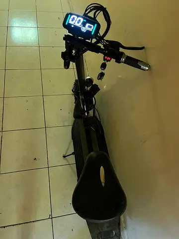 Less Used Electric Scooter with Seat and Display - Good Working Condition also in warranty