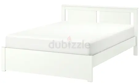 Queen Size Bedroom Set - Excellent Condition