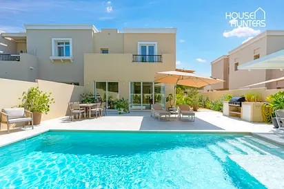 Renovated 4BR |Corner Unit| Pool and Park Backing