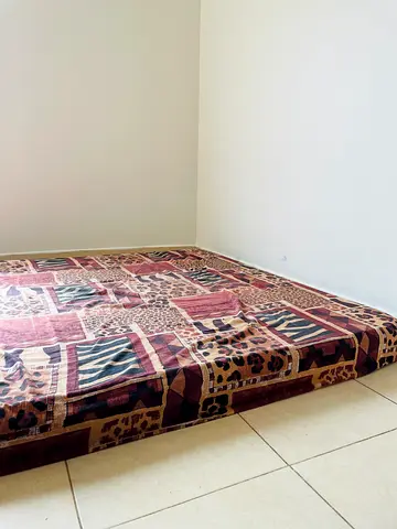Queen size mattress free