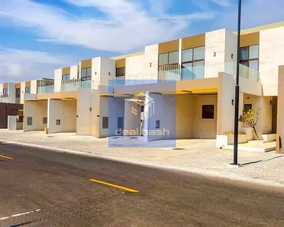 4 BR+MAID | CLOSE TO POOL | BRIGHT & SPECIOUS