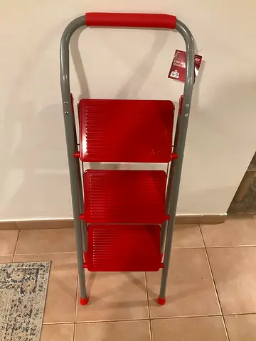 3-step Folding Step Ladder with Non-slip Red Steps