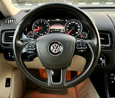 2016 Volkswagen TOUAREG — миниатюра 17
