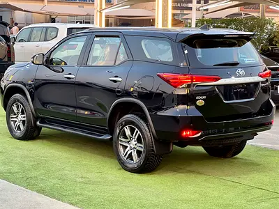 2023 Toyota FORTUNER — фото 6