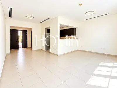 SPACIOUS | PRIVATE GARDEN | READY TO MOVE