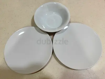 Set of 2 White Dinner Plates + 1 Small Bowl - Good Condition